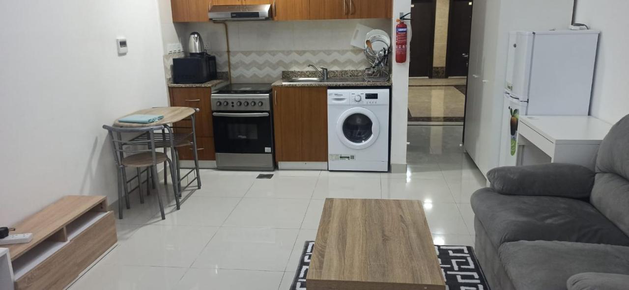 Furnished Studio Apartments For Rent In Dubai Exterior foto